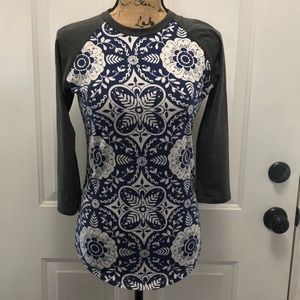 Super Cute Lularoe Randy Shirt